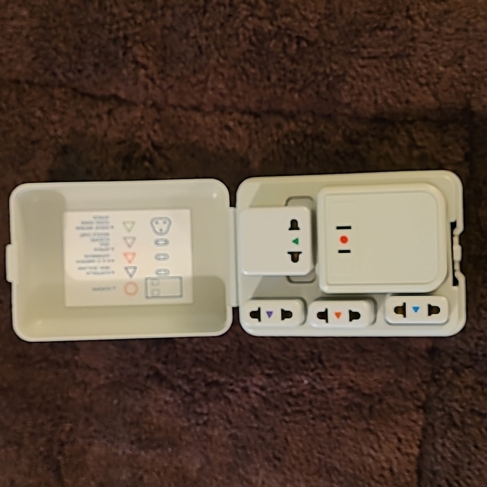 Conair Euro stowaway International voltage converter adapter kit